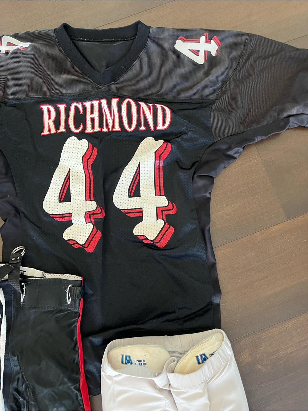 UNIQUE Mens Football Uniform HALLOWEEN COSTUME (Full Uniform with all padding) - Picture 11 of 11